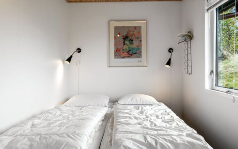 Thorgny - 1Km from the Sea: Pared, Diseño De Interiores, Habitación, Cama, Madera, Techo, Suelo, Sábana, Piso, Lecho