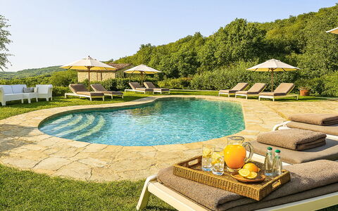 Rufina 985: Piscina, Mueble Para Exteriores, Mueble, Recurso, Sunlounger, Jardín, Paraguas, Paisajismo, Fuente De Agua, Eco Hotel