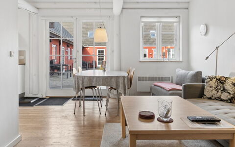 Anabella - 6Km from the Sea: Mueble, Piso, Suelo, Diseño De Interiores, Madera, Suelos De Madera, Sofá, Techo, Departamento, Sala
