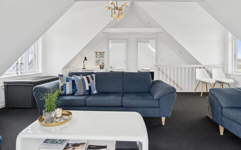 Carola - 1Km from the Sea: Mueble, Diseño De Interiores, Piso, Madera, Suelo, Techo, Sofá, Habitación, Sala, Encendiendo