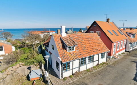 Ariela - 150M from the Sea: Casa, Cabaña, Porche, Vía Muerta, Casa De Campo, Estructura Al Aire Libre
