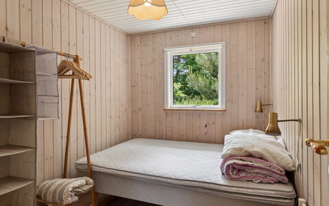 Elisej - 350M from the Sea: Piso, Madera, Suelo, Diseño De Interiores, Habitación, Techo, Mueble, Suelos De Madera, Habitación, Cama