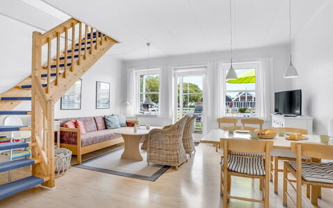 Thorfin - 10M from the Sea: Techo, Casa, Barrio Residencial, Casa, Inmuebles, Cabaña, Diseño