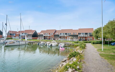 Thorfin - 10M from the Sea: Techo, Casa, Barrio Residencial, Casa, Inmuebles, Cabaña, Diseño