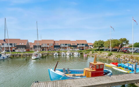 Thorfin - 10M from the Sea: Techo, Casa, Barrio Residencial, Casa, Inmuebles, Cabaña, Diseño