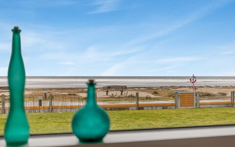 Ioar - 10M from the Sea: Madera, Techo, Casa, Casa, Arquitectura, Vía Muerta, El Terreno Del Lote, Cabaña, Cobertizo, Edificios Del Jardín