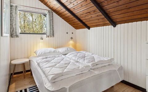 Sölvy - 30Km from the Sea: Madera, Habitación, Cama, Casa, Lecho, Sábana, Techo, Marco De La Cama, Cabaña, Linos