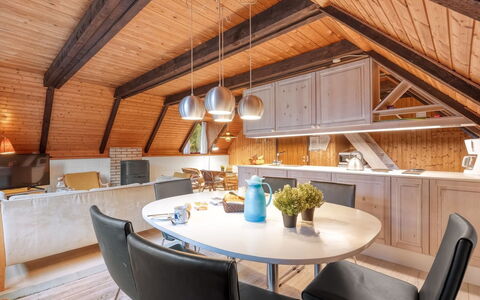 Erhardt - 2Km from the Sea: Mueble, Diseño De Interiores, Cocina, Madera, Piso, Techo, Lámpara, Mostrador, Suelo, Encendiendo