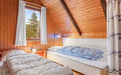 Erhardt - 2Km from the Sea: Madera, Casa, Cabaña, Habitación, Cuarto De Troncos, Cama, Madera Dura, Lecho, Manchas De Madera, Invierno