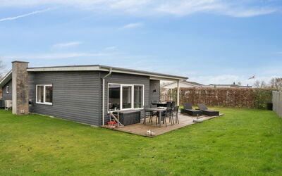 Ejler - 275M from the Sea