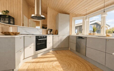 Bosse - 200M to the Fjord: Piso, Madera, Diseño De Interiores, Techo, Suelo, Cocina, Mostrador, Aparato De Cocina, Suelos De Madera, Gabinetes