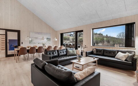 Gustaf - 800M from the Sea: Madera, Casa, Cabaña, Sala, Madera Dura, Congelación, Invierno, Sofá, Diseño