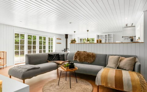 Bengta - from the Sea: Piso, Suelos De Madera, Diseño De Interiores, Madera, Mueble, Suelo, Sofá, Sala, Techo, Suelo Laminado