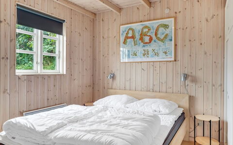 Odlef - 110M to the Fjord: Habitación, Madera, Cama, Piso, Suelo, Diseño De Interiores, Lecho, Sábana, Marco De La Cama, Mueble