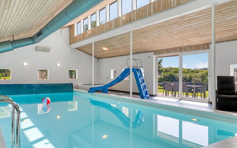 Maris - 20Km from the Sea: Madera, Techo, Casa, Casa, Arquitectura, Vía Muerta, El Terreno Del Lote, Cabaña, Cobertizo, Edificios Del Jardín