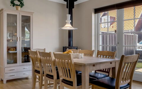 Verner - 990M from the Sea: Mueble, Piso, Diseño De Interiores, Madera, Suelo, Silla, Mesa, Cocina Y Comedor Mesa, Comedor, Suelos De Madera