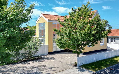 Meike - 700M from the Sea: Casa, Techo, Casa, Cabaña, Cobertizo, Edificios Del Jardín, Vía Muerta, Yarda, Cuarto De Troncos, \Choza