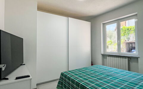 Alessandro: Diseño De Interiores, Pared, Habitación, Piso, Techo, Cama, Habitación, Suelo, Mueble, Encendiendo