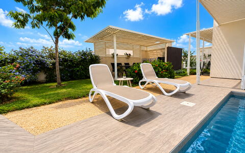 A Casa di Chica: Mueble Para Exteriores, Sombra, Jardín, Ocio, Recurso, Paisajismo, Eco Hotel, Silla, Yarda, Sunlounger