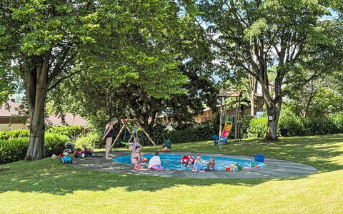 Petra: Recreación, Ocio, Espacio Publico, Niño, Equipo De Juego Exterior, Divertido, Jugar, Jardín, Césped