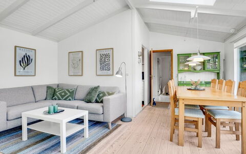 Torkel - 1Km from the Sea: Mueble, Diseño De Interiores, Piso, Madera, Sofá, Suelo, Techo, Sala, Mesa, Casa