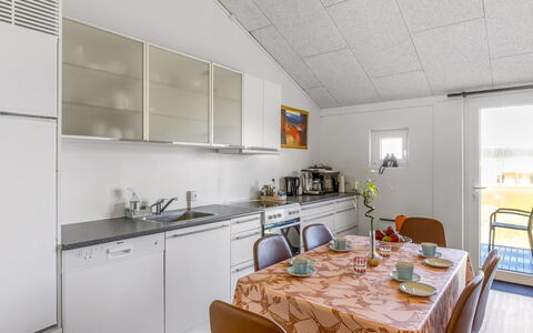Eilika - 100M from the Sea: Cocina, Piso, Mostrador, Diseño De Interiores, Aparato De Cocina, Electrodoméstico, Techo, Mueble, Suelo, Casa