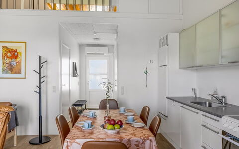 Eilika - 100M from the Sea: Diseño De Interiores, Mueble, Piso, Suelo, Cocina, Madera, Techo, Habitación, Suelos De Madera, Mostrador