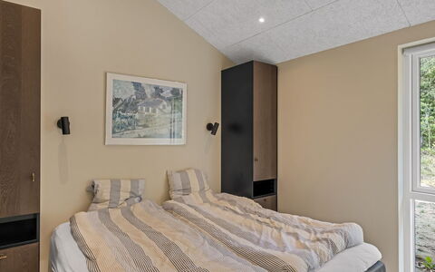 Mavis - 1.6Km from the Sea: Diseño De Interiores, Pared, Mueble, Cama, Habitación, Suelo, Piso, Techo, Madera, Habitación