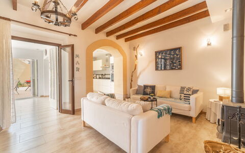 Vila Ca S'Hermano: Mueble, Arbusto, Jardín, Mueble Para Exteriores, Sombra, Mesa Al Aire Libre, Silla, Patio, Patio Interior, Yarda