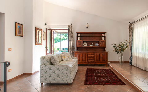 House in the Woods, Pool and Relax in Umbria: Mueble, Diseño De Interiores, Piso, Suelo, Sofá, Madera, Habitación, Techo, Sala, Mesa