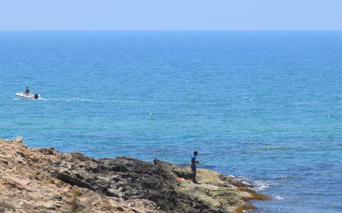 Punta Braccetto Fronte Mare: Azul, Mar, Verano, Recreación, Horizonte, Costeras Y Los Accidentes Geográficos Oceánico, Oceano, Ola, Olas De Viento