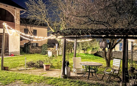 Cadivino: Noche, Jardín, Patio Interior, Césped, Yarda, Paisajismo, La Iluminación Del Paisaje, Medianoche, Iluminación De Seguridad, Hacienda