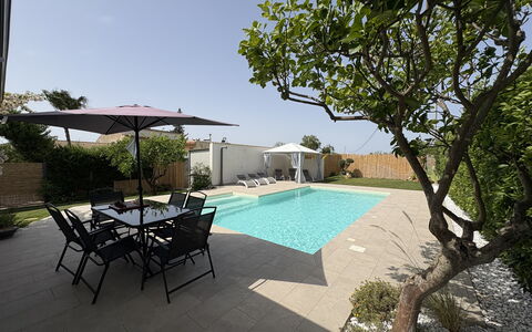 Villa Benvenuti al Sud: Piscina, Recurso, Material Compuesto, Sombra, Mueble Para Exteriores, Losa, Jardín, Paisajismo, Eco Hotel, Hormigón