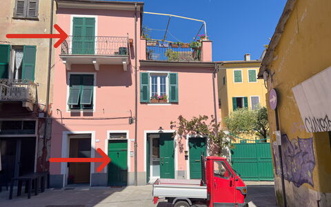 Casa Nanai - Levanto: Barrio, Puerta, Pintar, Balcón