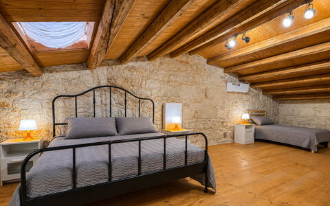 L'Oasi di Salvo: Mueble, Diseño De Interiores, Pared, Habitación, Cama, Piso, Techo, Suelo, Habitación, Encendiendo