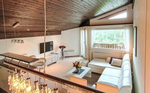 Casa Primavera B31: Diseño De Interiores, Techo, Piso, Suelo, Mueble, Encendiendo, Sofá, Habitación, Lámpara, Casa