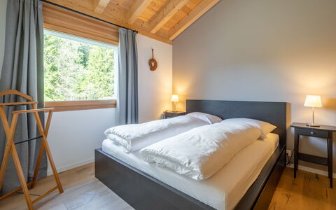 Flims 796: Diseño De Interiores, Madera, Techo, Habitación, Cama, Piso, Habitación, Mueble, Suelo, Encendiendo