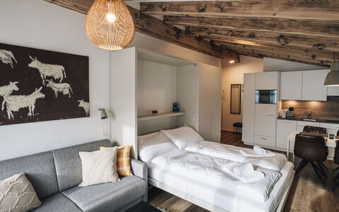 Casa Partnun 2-9: Mueble, Mar, Silla, Sombra, Balcón, Mueble Para Exteriores, Eco Hotel, Costa, Cubierta, Manchas De Madera