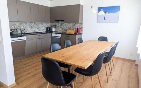 Laax 76: Mueble, Diseño De Interiores, Piso, Suelo, Suelos De Madera, Silla, Mesa, Madera, Cocina Y Comedor Mesa, Comedor