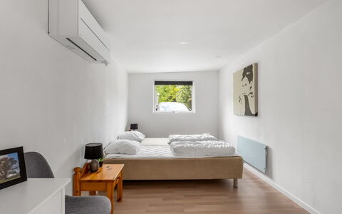 Erna - 900M from the Sea: Mueble, Mar, Silla, Sombra, Balcón, Mueble Para Exteriores, Eco Hotel, Costa, Cubierta, Manchas De Madera