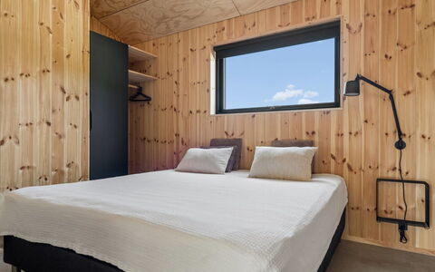 Ania - 500M from the Sea: Madera, Manchas De Madera, Madera Dura, Tablón, Madera Contrachapada, Habitación, Marco De La Cama, Diseño, Maderas, Cama
