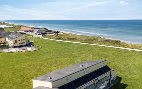 Borjana - 150M from the Sea: Mueble, Habitación, Cama, Suelo, Lecho, Departamento, Diseño De Interiores, Piso, Sábana, Marco De La Cama