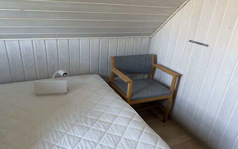 Ulv - from the Sea: Piso, Madera, Suelo, Habitación, Diseño De Interiores, Mueble, Cama, Sábana, Lecho, Habitación