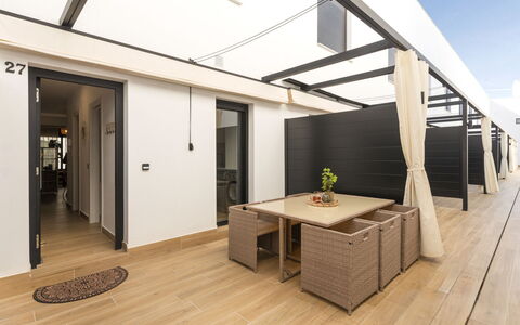 Playa Cruz: Mueble, Habitación, Cama, Suelo, Lecho, Departamento, Diseño De Interiores, Piso, Sábana, Marco De La Cama