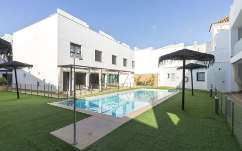 Playa Cruz: Mueble, Habitación, Cama, Suelo, Lecho, Departamento, Diseño De Interiores, Piso, Sábana, Marco De La Cama