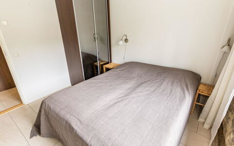 Maahisenrinne 1 a 1: Mueble, Habitación, Cama, Suelo, Lecho, Departamento, Diseño De Interiores, Piso, Sábana, Marco De La Cama