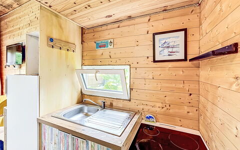 Tiny House: Mueble, Habitación, Cama, Suelo, Lecho, Departamento, Diseño De Interiores, Piso, Sábana, Marco De La Cama
