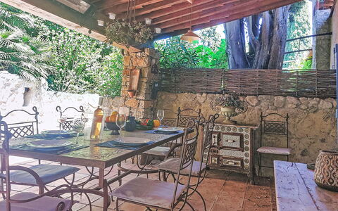 Le Vieux Moulin: Hierba, Casa, Área Rural, Cabaña, Techo, Casa, Paisaje, Llanura, El Terreno Del Lote