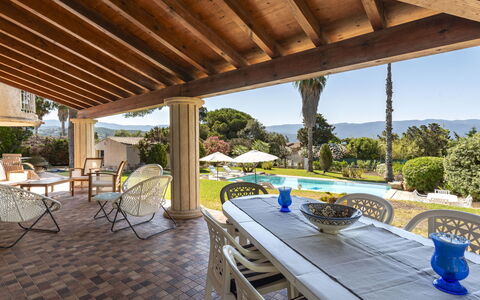 Bleu Isolella: Recurso, Piscina, Mueble, Casa, Eco Hotel, Sombra, Silla, Inmuebles, Jardín, Villa