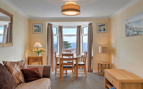 No. 10 Porthmeor: Hierba, Casa, Área Rural, Cabaña, Techo, Casa, Paisaje, Llanura, El Terreno Del Lote